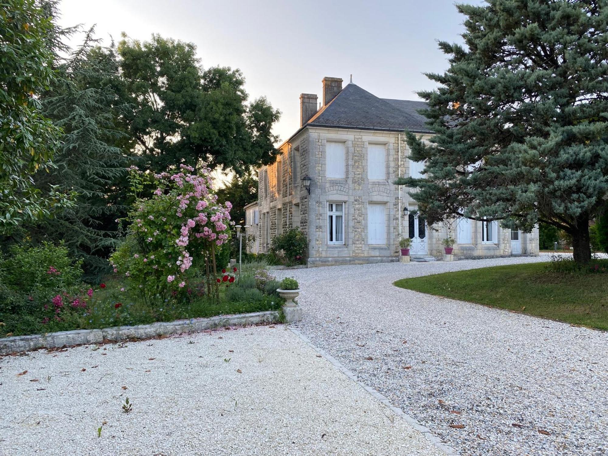 Domaine De La Perthuiserie Saint-Porchaire Εξωτερικό φωτογραφία